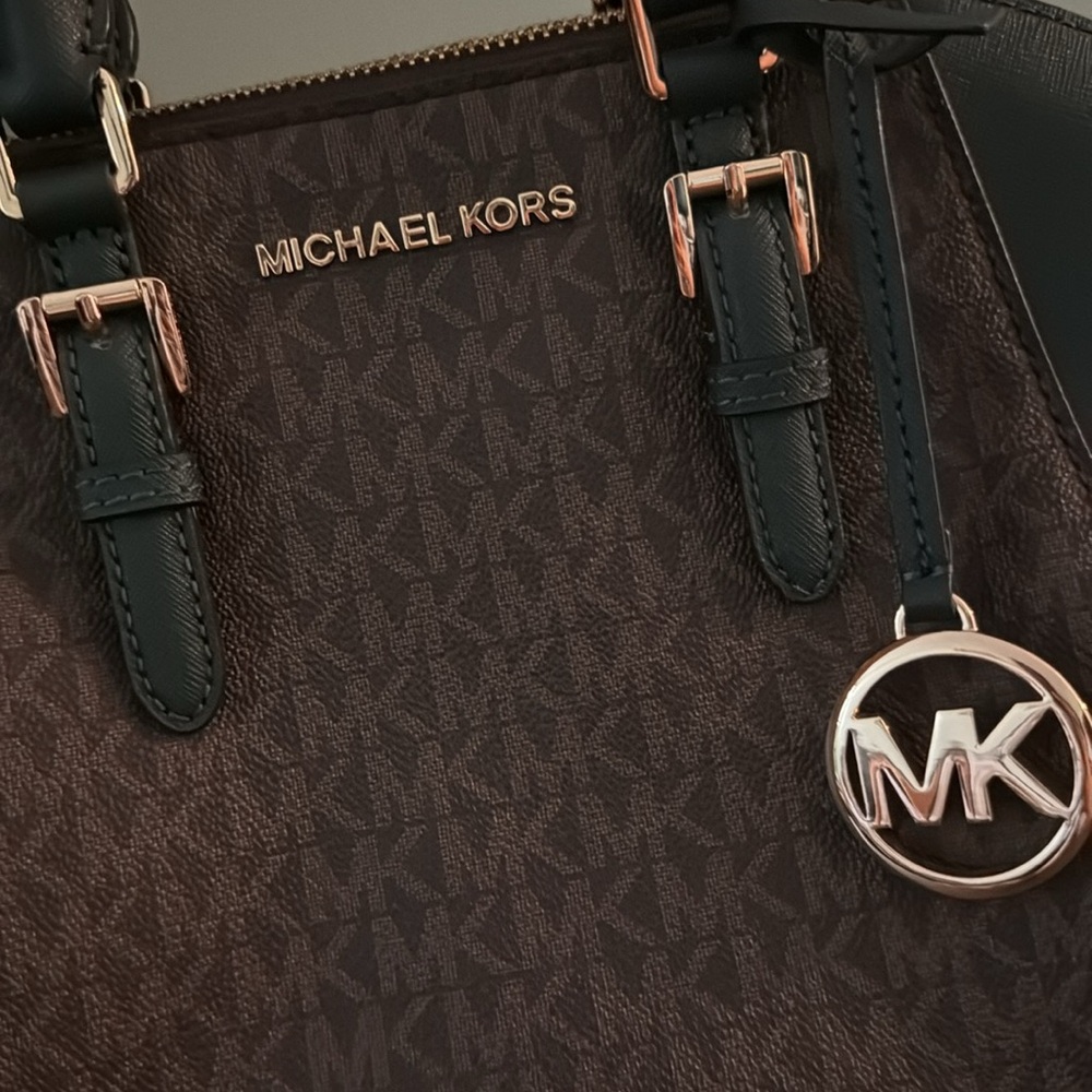 Michael Kors Bag - Picture 2 of 9